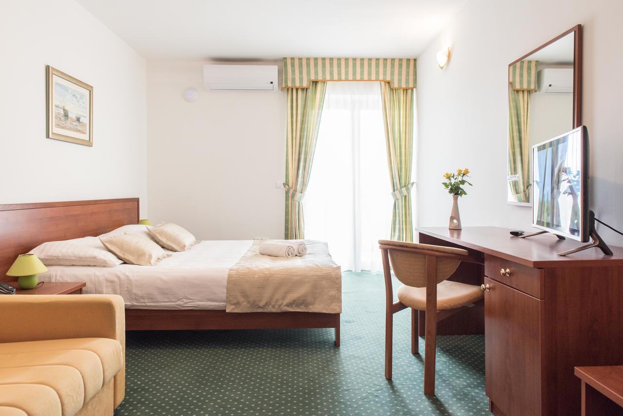 Hotel Krilo Єсенице Екстер'єр фото